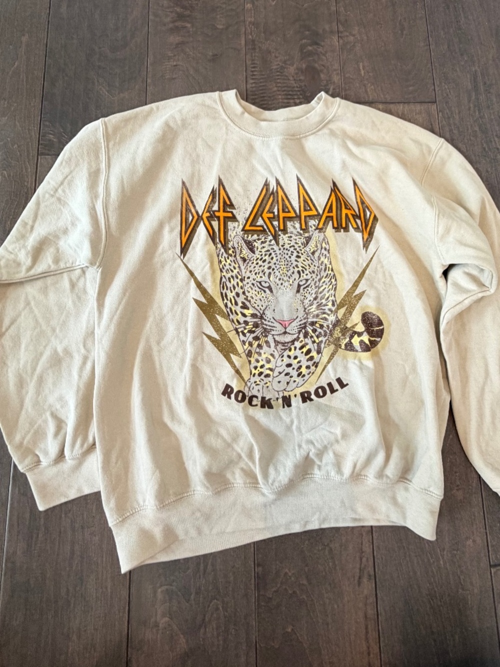 Def Leppard Tour Sweatshirt Cream Medium